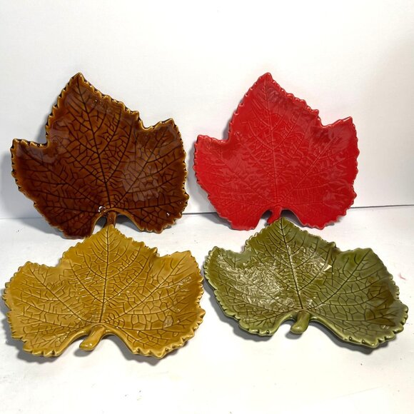 ND Exclusives Leaf Shaped Ceramic Serving Dishes - Picture 1 of 5
